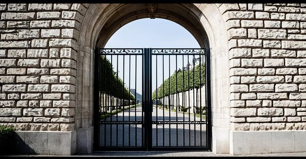 Le portail français : portails en aluminium sur-mesure et durables